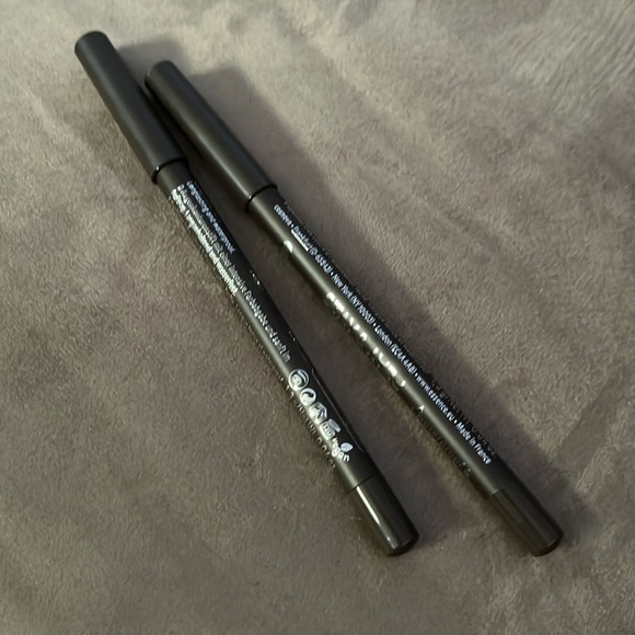 Bundle of 2 Essence Play And Stay gel eyeliner pencil - Picture 7 of 7